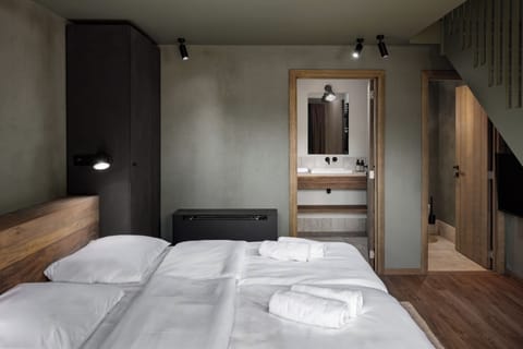 Quadruple Room | Minibar, free WiFi, bed sheets