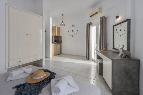 Standard Studio | Iron/ironing board, free WiFi, bed sheets