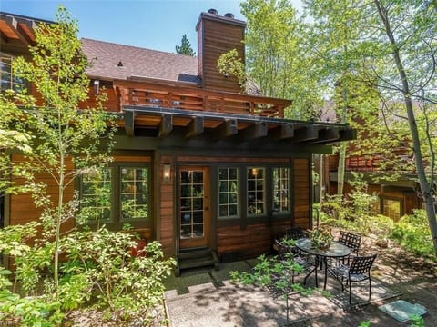 Condo, 2 Bedrooms | Exterior
