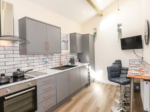 Fridge, dishwasher, electric kettle, toaster