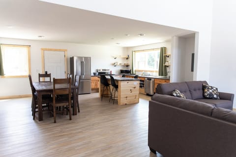 Deluxe Cabin | Premium bedding, pillowtop beds, individually decorated