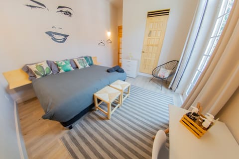 Kanta y No Llores | Premium bedding, down comforters, iron/ironing board, free WiFi