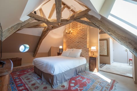 Superior Double Room | Premium bedding, minibar, individually furnished, desk