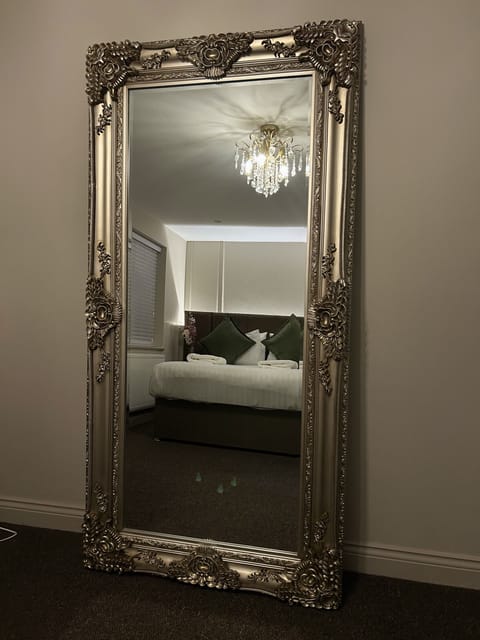 Superior Double Room, Ensuite, Garden View (Lounge & private garden) | Egyptian cotton sheets, premium bedding, desk, laptop workspace