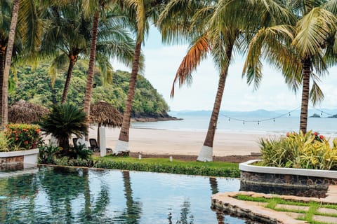 Beach nearby, free beach cabanas, sun loungers, beach towels