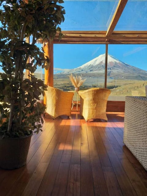 Fireplace, heated floors
