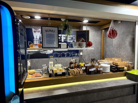 Daily buffet breakfast (EUR 9.90 per person)