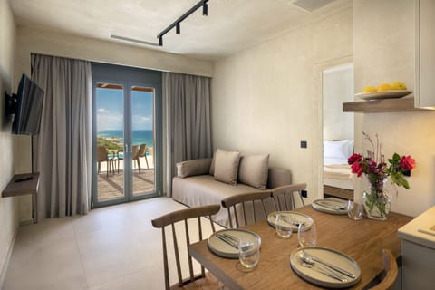 Deluxe Apartment | In-room safe, individually furnished, desk, blackout drapes