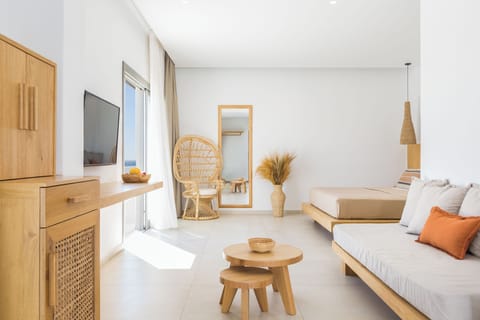 Sundunes Suite, 1 bedroom, sea view | In-room safe, desk, soundproofing, iron/ironing board