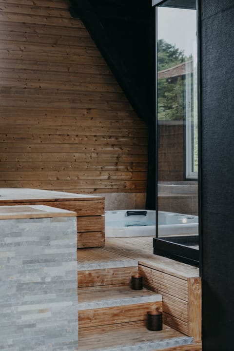 Sauna, hot tub, massages