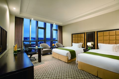 1 bedroom, premium bedding, down comforters, minibar