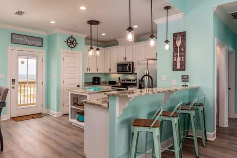 House, 4 Bedrooms | Private kitchen | Fridge, oven, coffee/tea maker, toaster