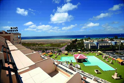 Rooftop pool