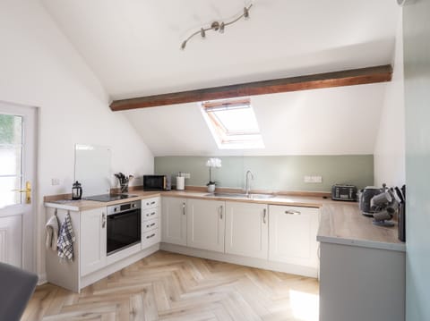 Fridge, dishwasher, electric kettle, toaster