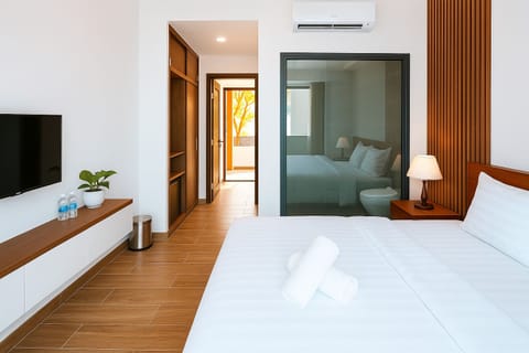 Deluxe Double Room, 1 Queen Bed, Garden View | Premium bedding, down comforters, memory foam beds, minibar