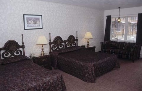 Standard Room, 2 Double Beds, Non Smoking | Desk, iron/ironing board, free WiFi, bed sheets