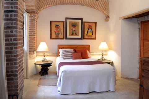 Standard Room, 1 Double Bed | In-room safe, iron/ironing board, free WiFi, bed sheets