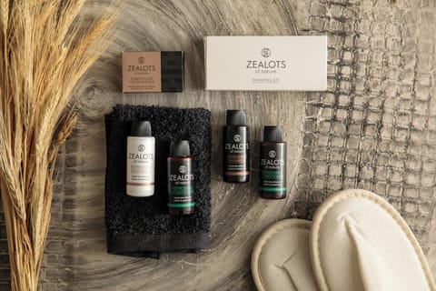 Premium Suite | Bathroom amenities | Shower, rainfall showerhead, designer toiletries, hair dryer