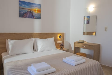 Double Room | Free WiFi, bed sheets