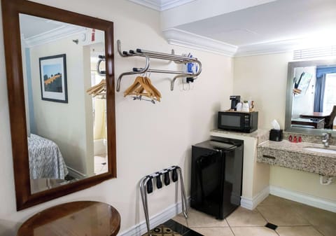 Desk, blackout drapes, free WiFi, bed sheets