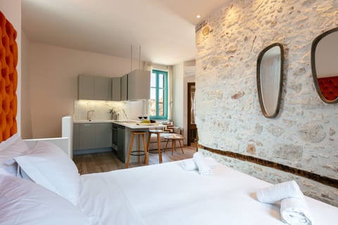 Deluxe Apartment | 1 bedroom, premium bedding, pillowtop beds, individually decorated