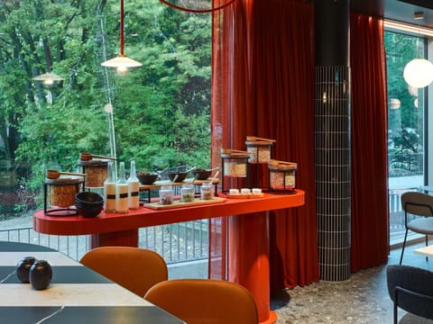 Daily buffet breakfast (EUR 20 per person)