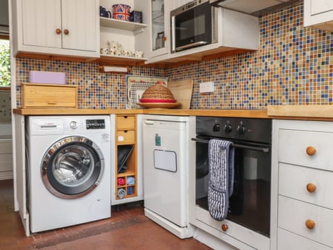 Fridge, dishwasher, electric kettle, toaster