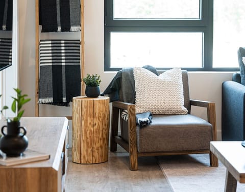 Condo | Living area | Flat-screen TV