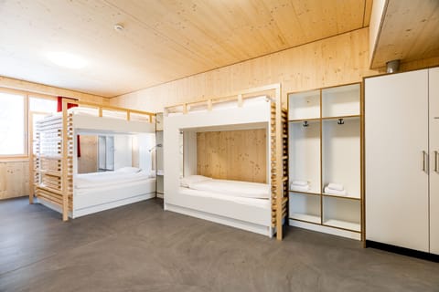 Shared Dormitory | Free WiFi