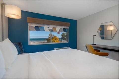 Desk, laptop workspace, free WiFi, bed sheets