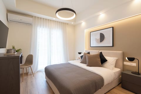 City Apartment | 2 bedrooms, in-room safe, individually decorated, individually furnished