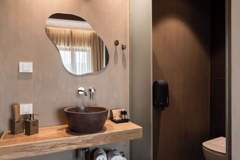 Shower, free toiletries, hair dryer, bathrobes