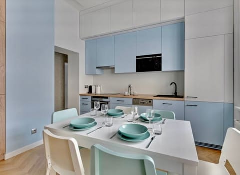 Basic Apartment | Private kitchen | Full-size fridge