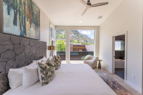 Studio (3 Bedrooms) | Property amenity
