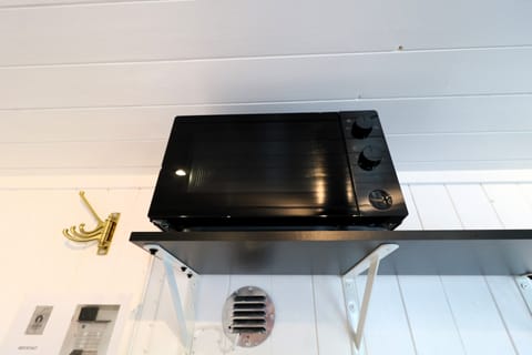 Comfort Cabin | Microwave