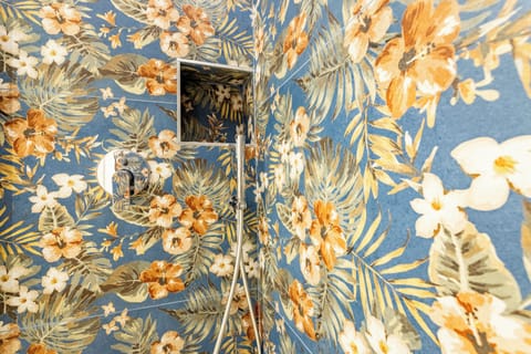 Comfort Room | Bathroom | Shower, rainfall showerhead, free toiletries, hair dryer