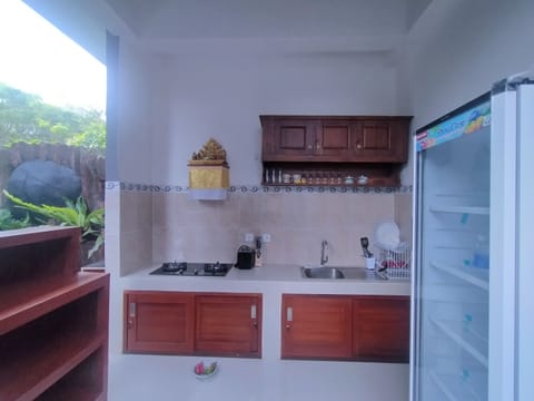 Standard Double or Twin Room | Shared kitchen | Shared fridge