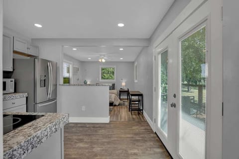 House, 1 Queen Bed, Patio (682 Old Comfort Gst) | Private kitchen | Coffee/tea maker