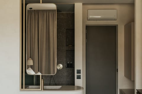 Deluxe Double Room, Sea View | Egyptian cotton sheets, premium bedding, in-room safe, desk