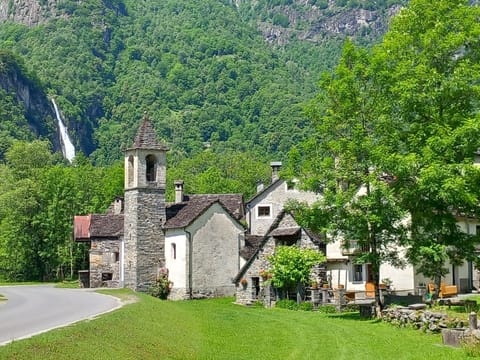 Room, 1 Bedroom, Balcony, Mountain View | Exterior