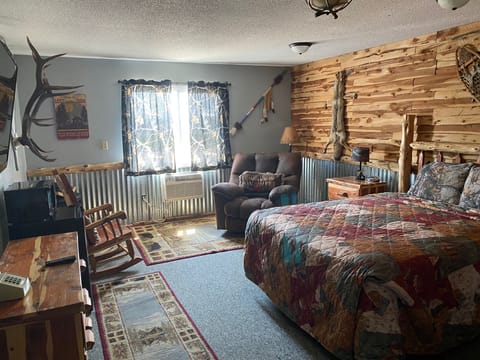 Single Room | Living area