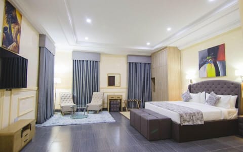 Luxury Single Room, City View | Premium bedding, down comforters, in-room safe, desk