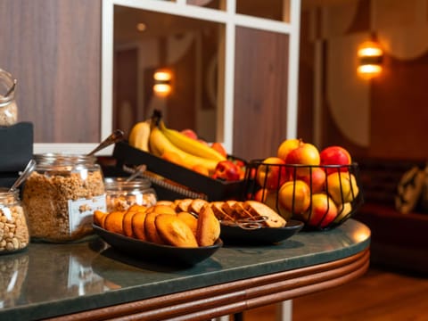 Daily buffet breakfast for a fee