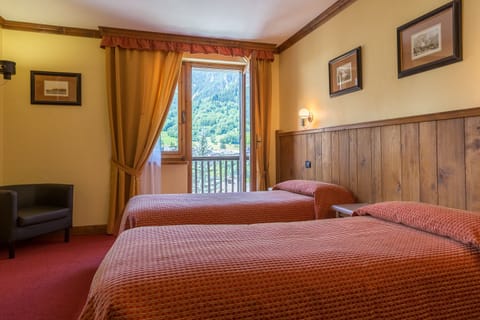 Superior Double Room | In-room safe, desk, free WiFi