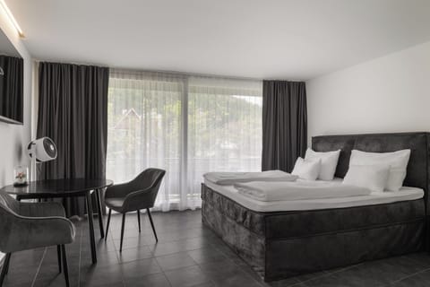 Comfort Double Room, Balcony | Hypo-allergenic bedding, blackout drapes, free WiFi, bed sheets