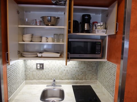 Low Floor Room | Private kitchenette | Fridge, microwave, stovetop, coffee/tea maker