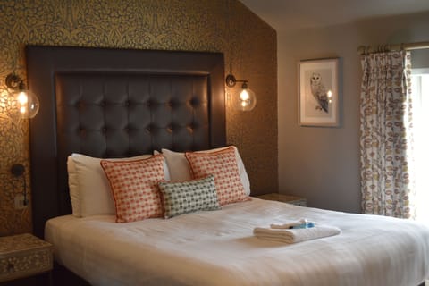 Double Room | Iron/ironing board, free WiFi, bed sheets