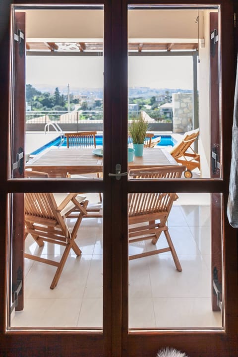 Villa, 2 Bedrooms, Private Pool | Dining