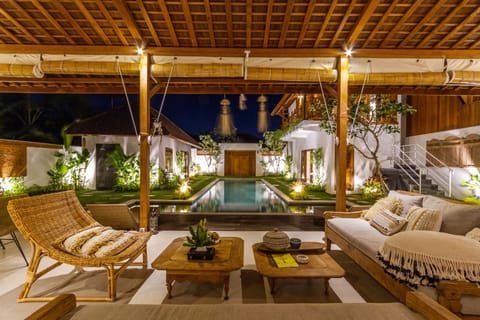 Deluxe Villa, 5 Bedrooms, Private Pool, Pool View | Living area | Smart TV