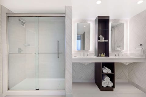 Suite, 1 King Bed, Non Smoking, Balcony (Extras Upgrade) | Bathroom | Designer toiletries, hair dryer, towels